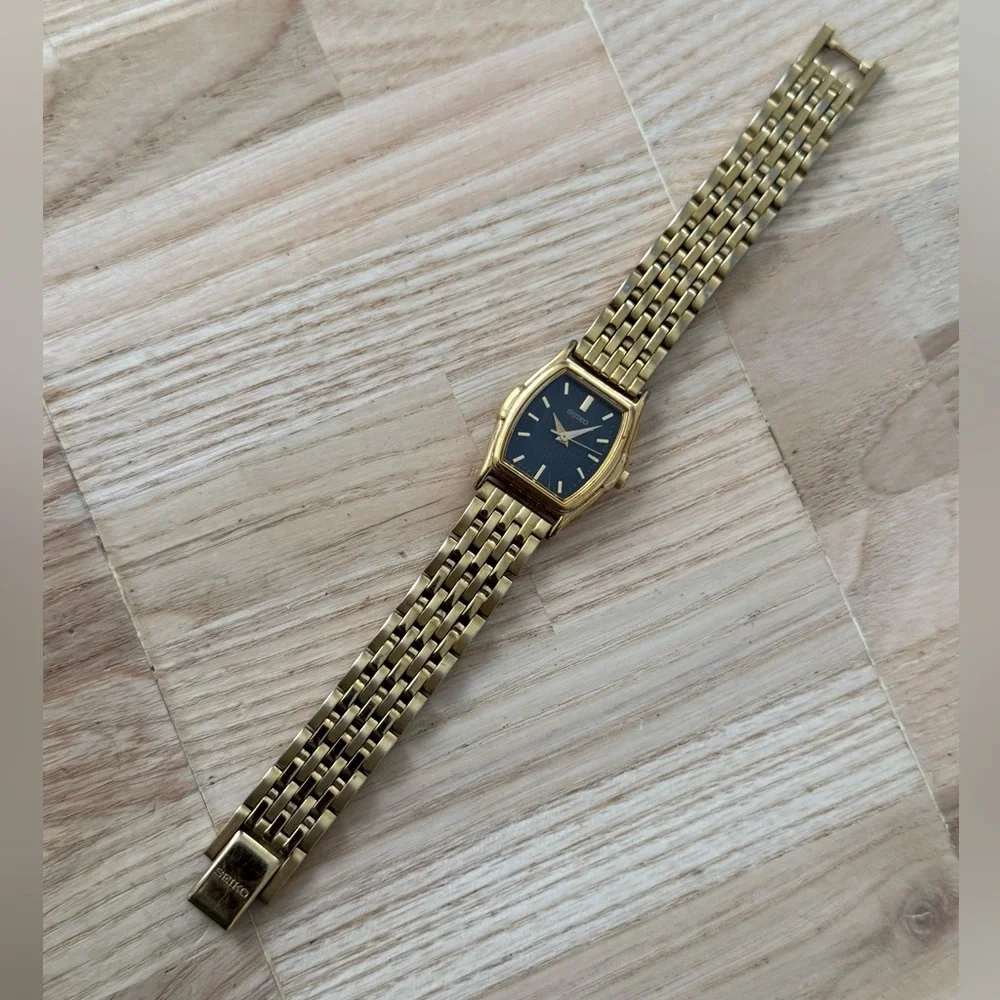 Seiko Vintage Ladies Watch Black Dial Gold-Tone Bracelet New Battery